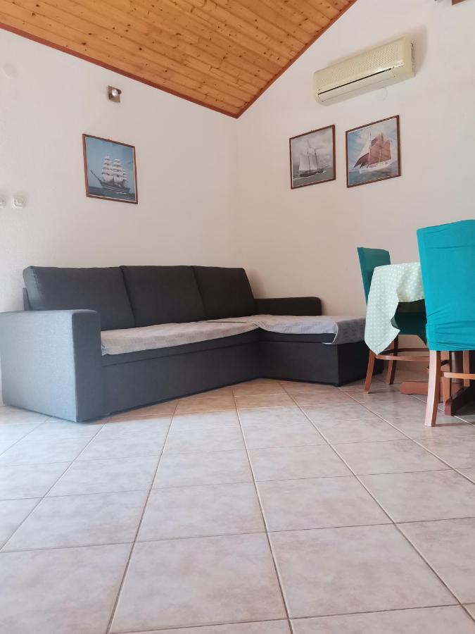 Holiday Home Vineyard House Bol Luaran gambar